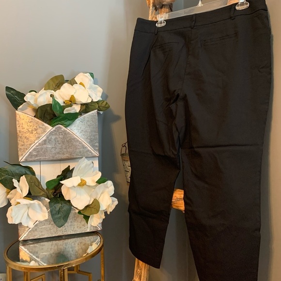 Avenue Black Stretch Plus Size Dress Capri Pants Size 16 P - Picture 2 of 7